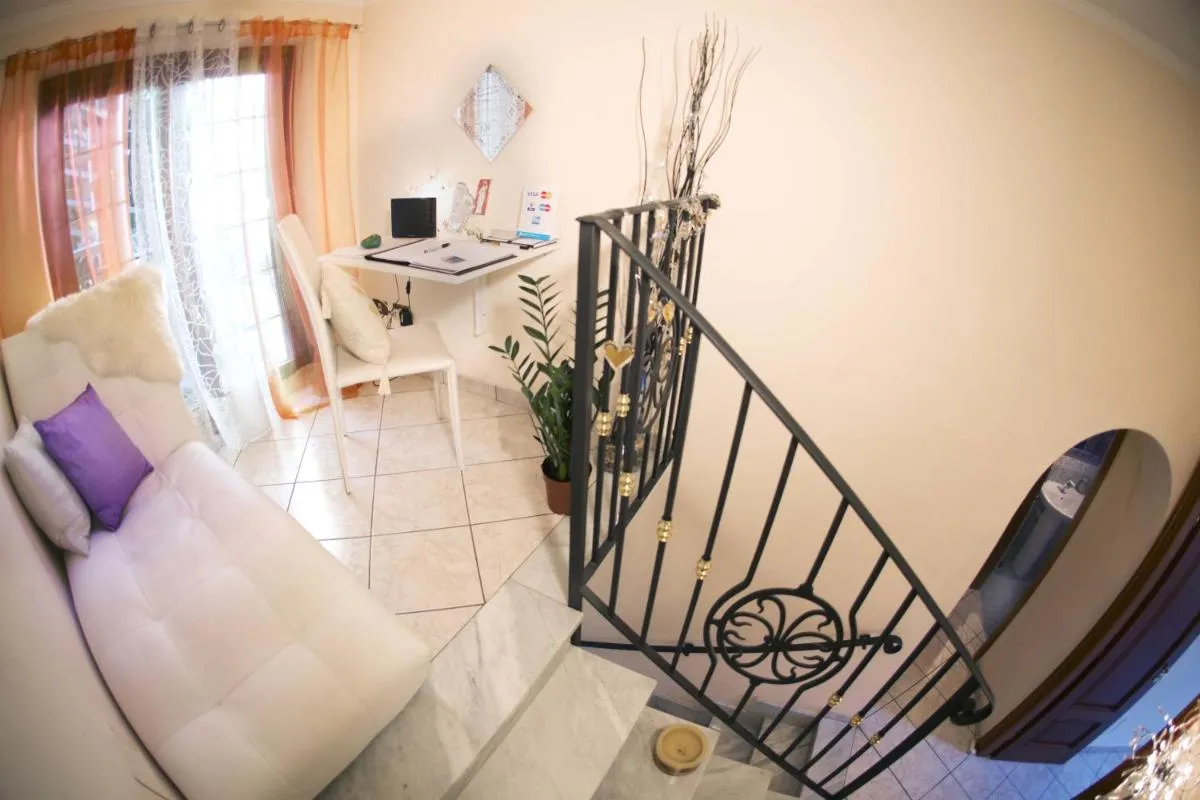 Image 3 of Luxury Domus