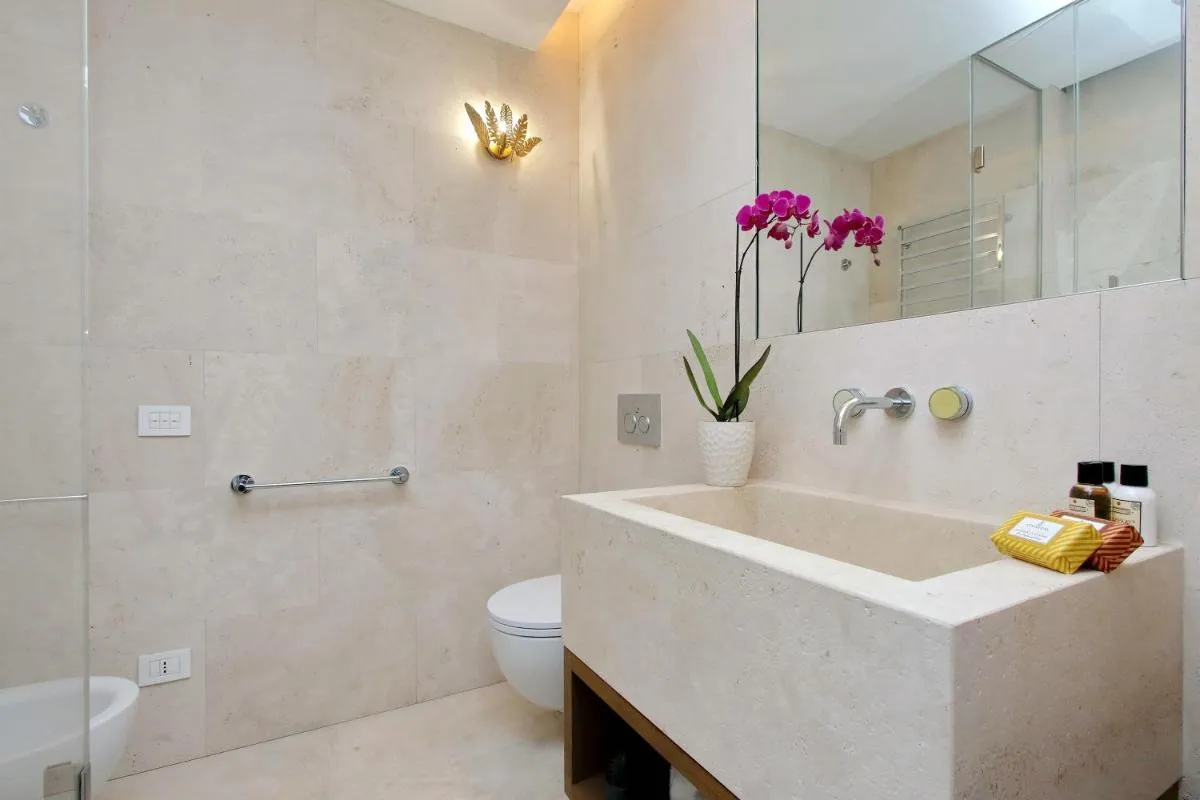 Image 2 of Luxury Domus Apartment 1