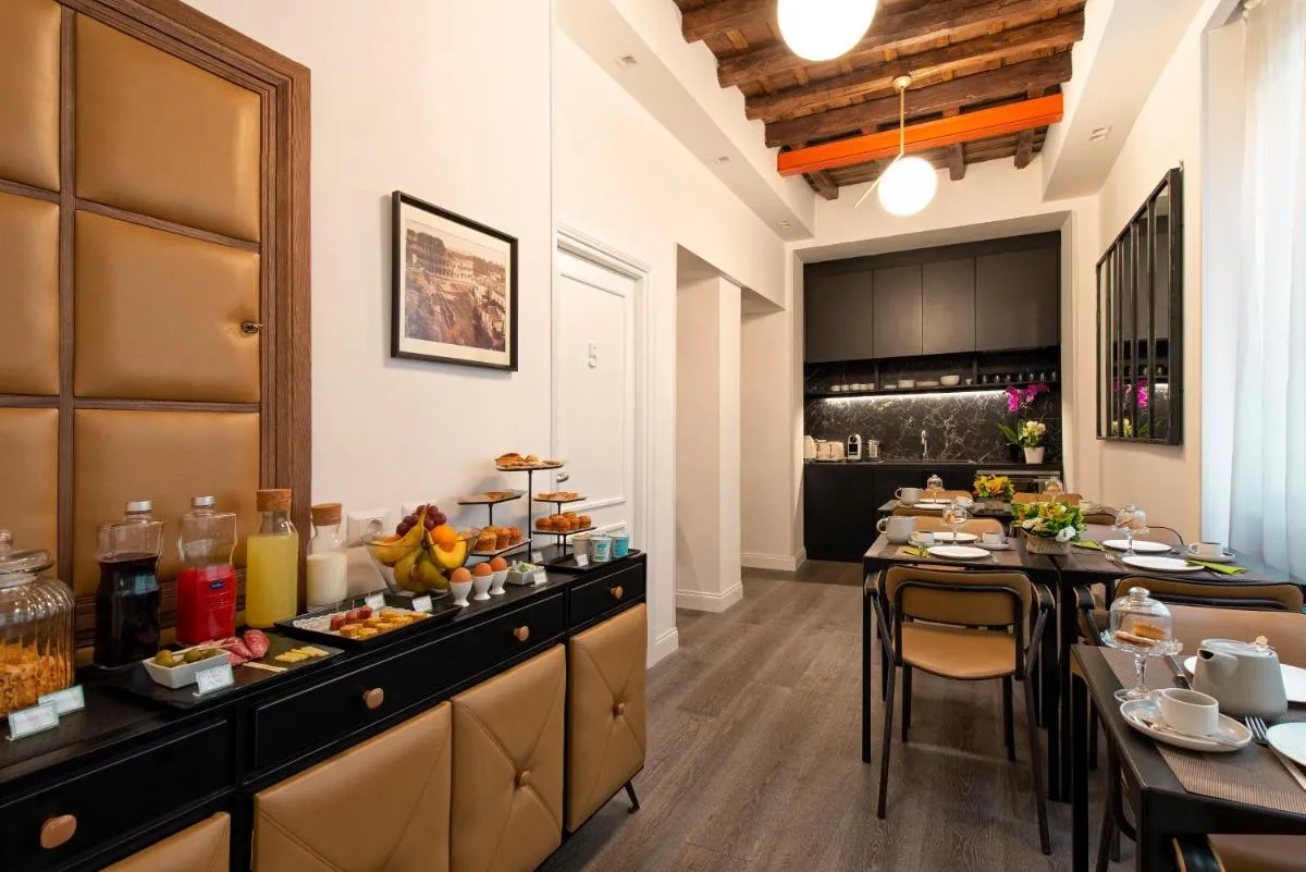 Image 1 of Maison Evelina