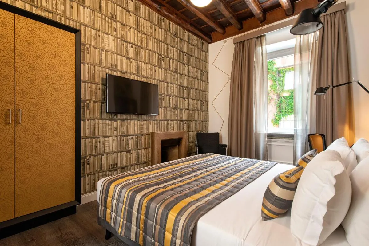 Image 2 of Maison Evelina