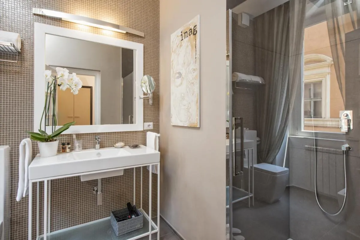 Image 3 of Maison Evelina