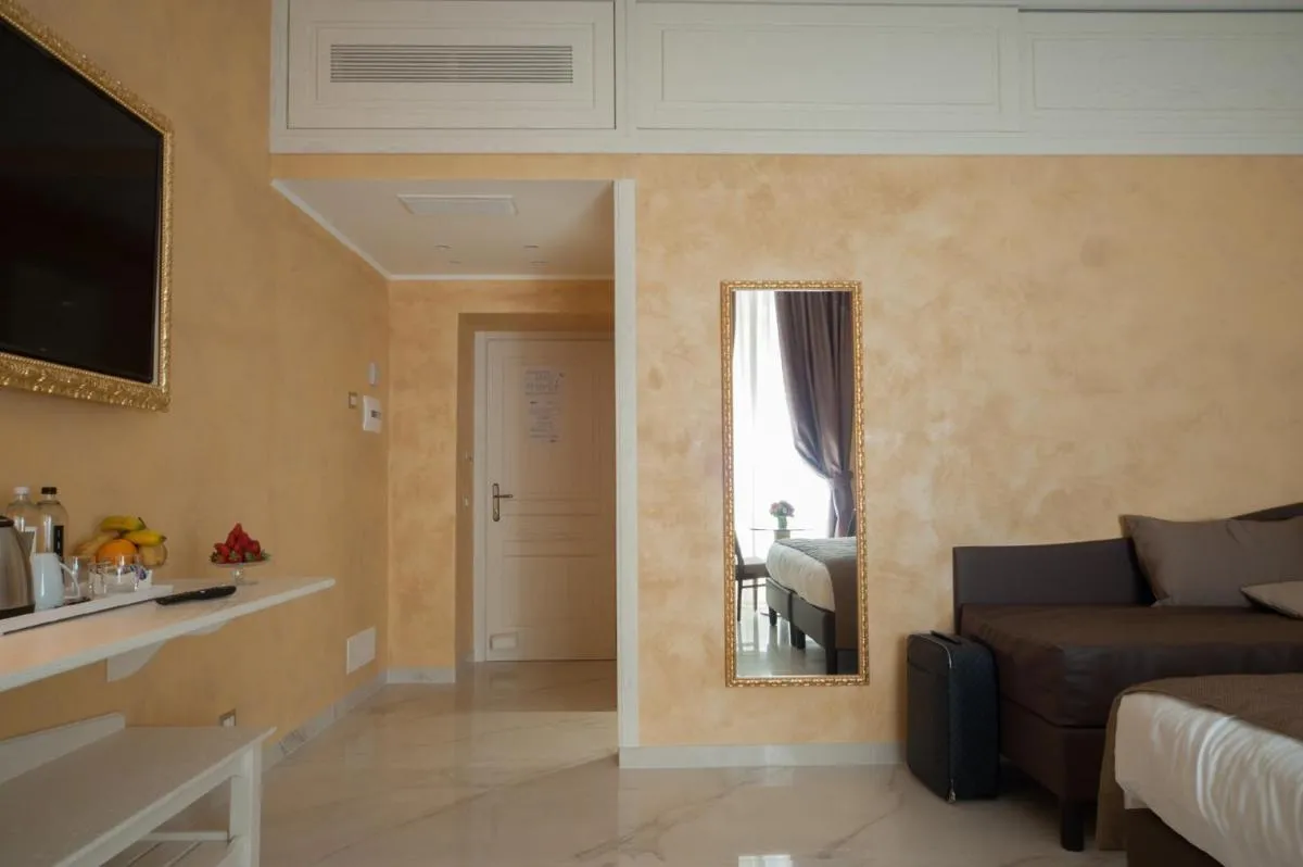 Image 5 of Maison Tritone