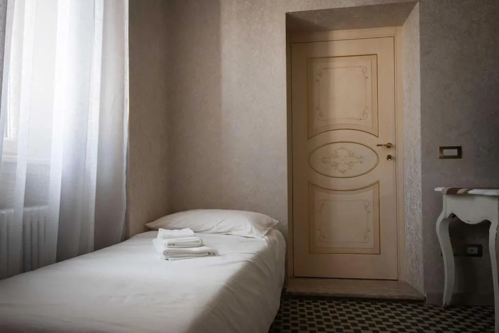 Image 5 of Merulana Penthouse: 5 minutes WALK from Colosseum