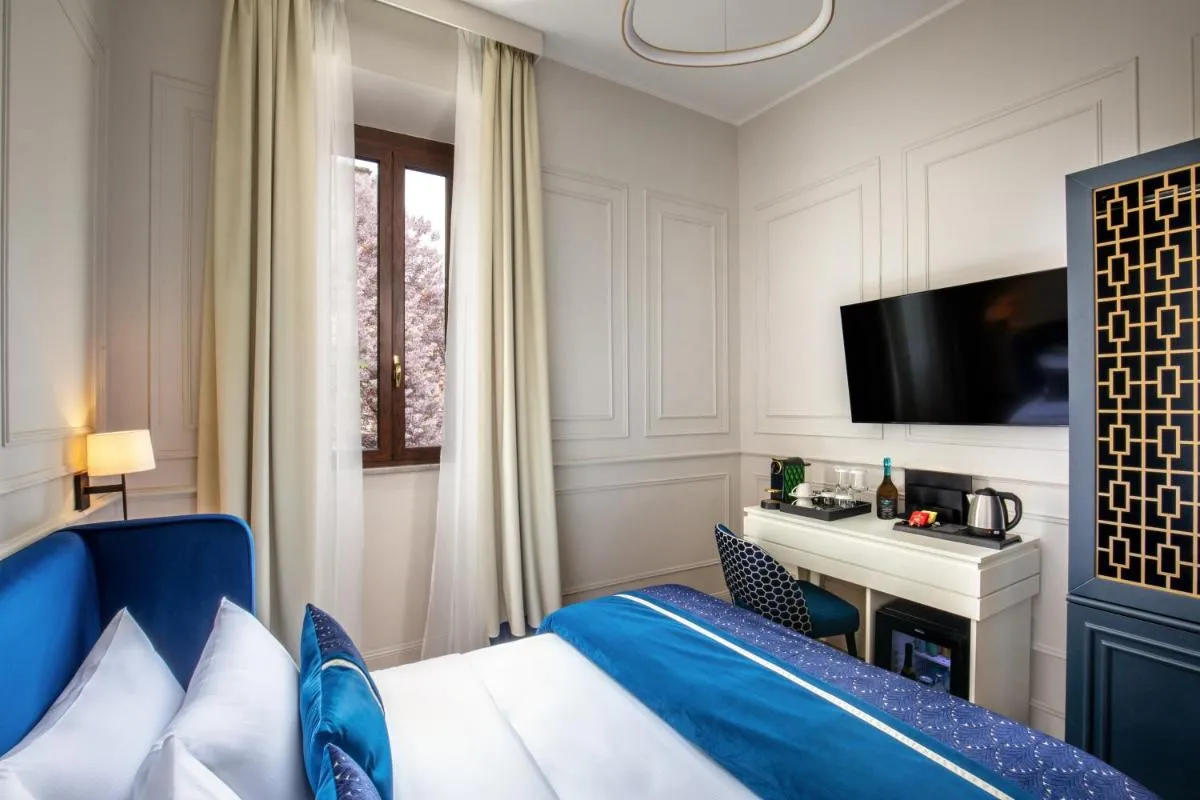 Image 1 of Navona Sky Palace