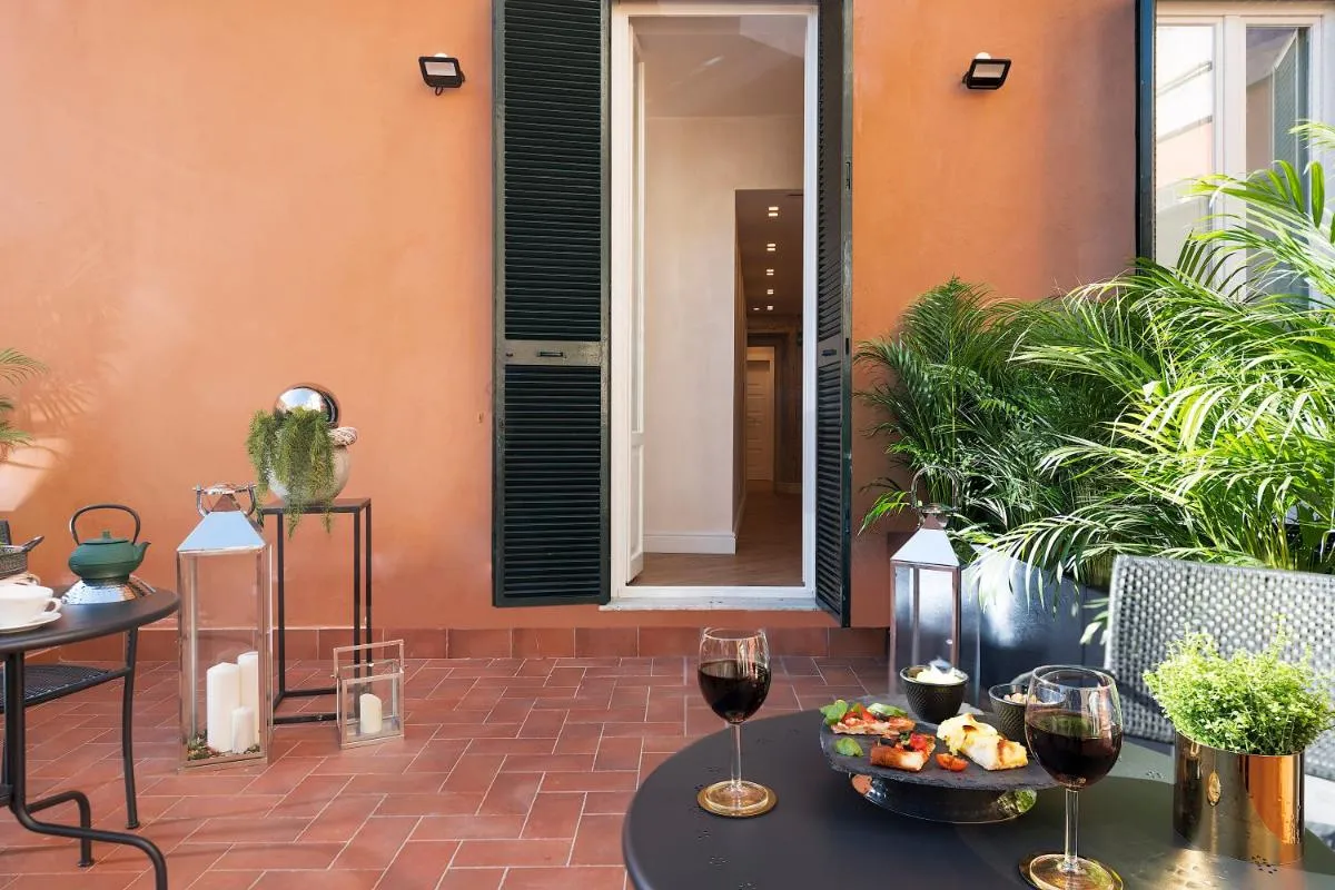 Image 3 of Navona Style