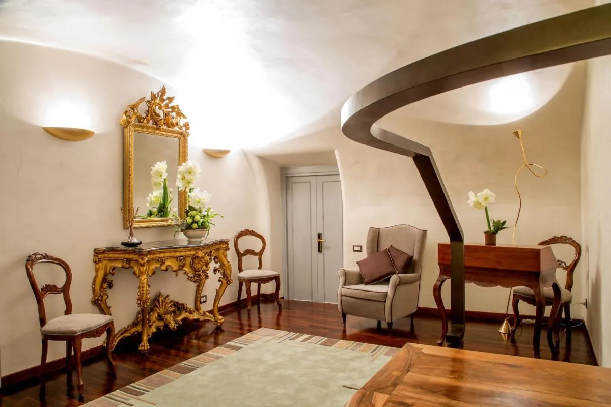 Image 3 of Palazzo De Cupis – Suites and View
