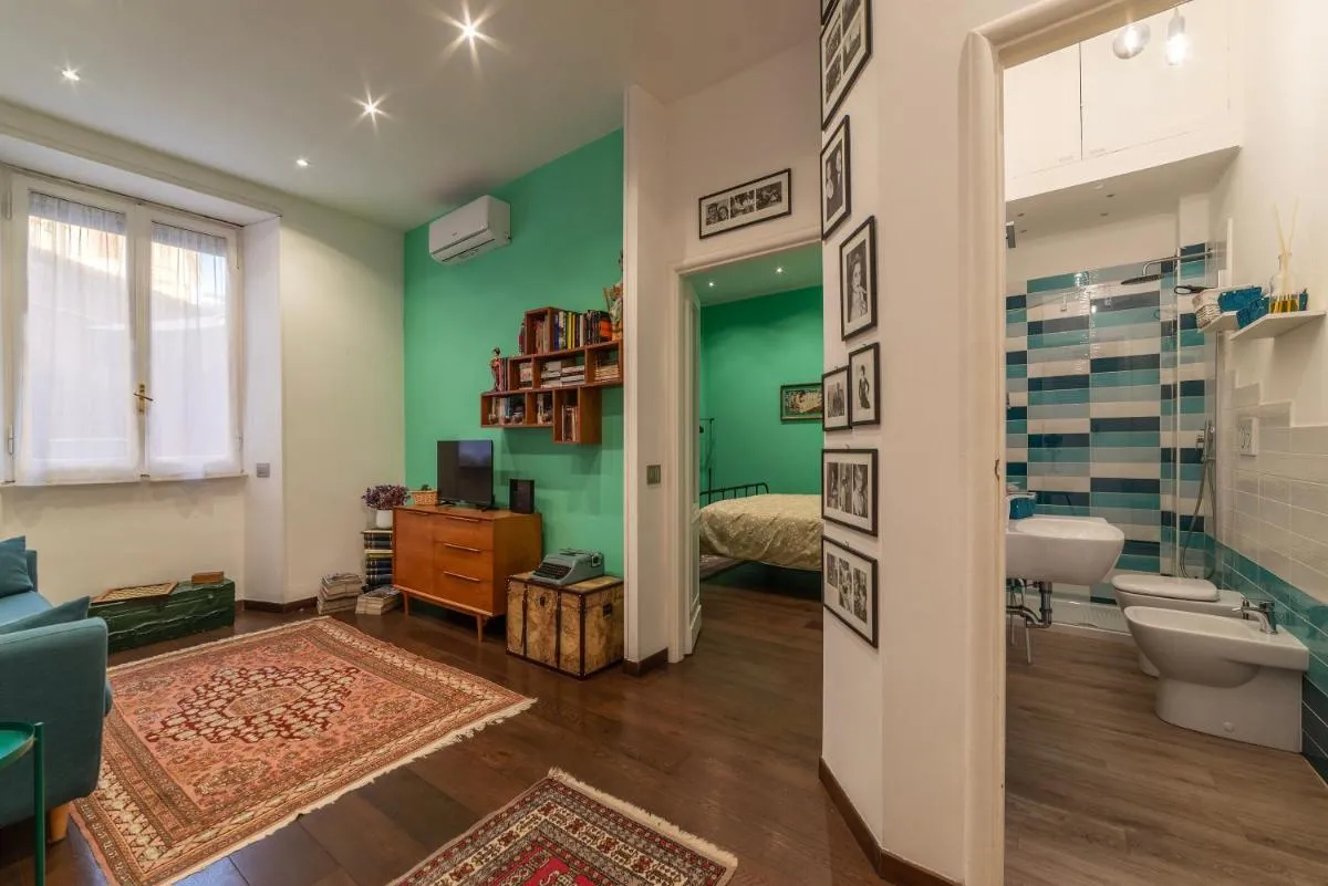 Image 2 of Piazza di Roma Turquoise Apartment