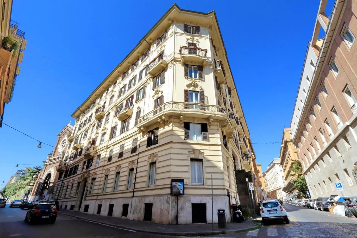 Image 5 of Prestigious Apartment Via Veneto