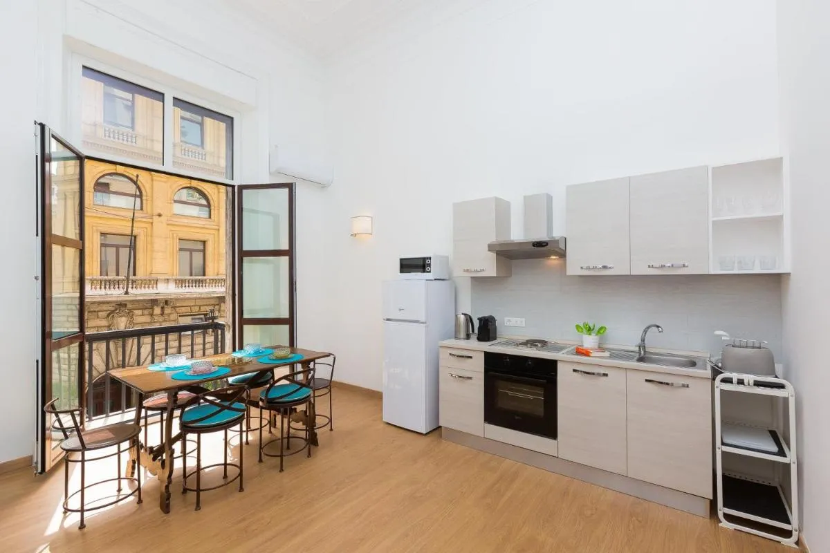Image 3 of Prestigious Apartment via Barberini