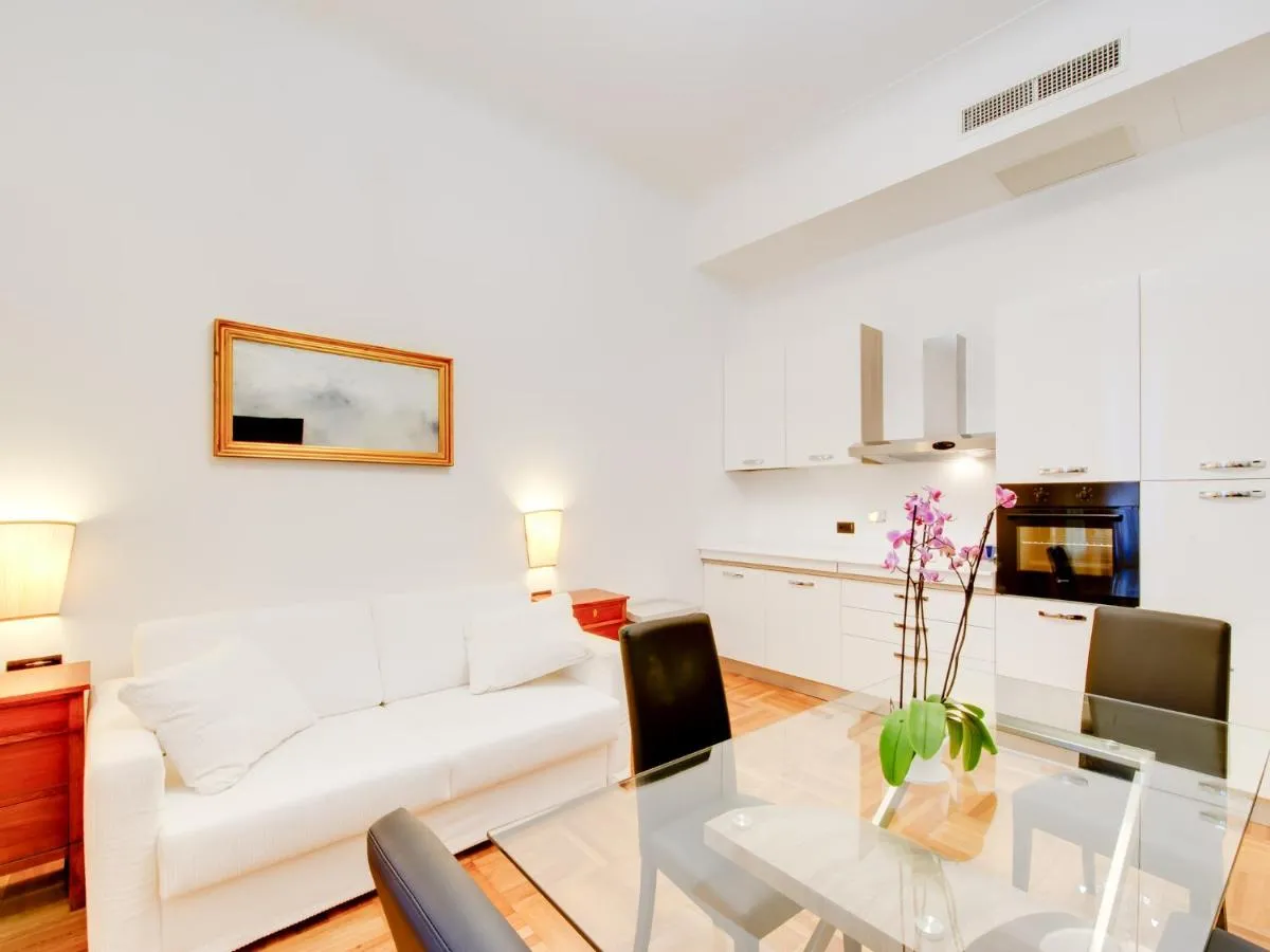 Image 3 of Queen Palace Suites