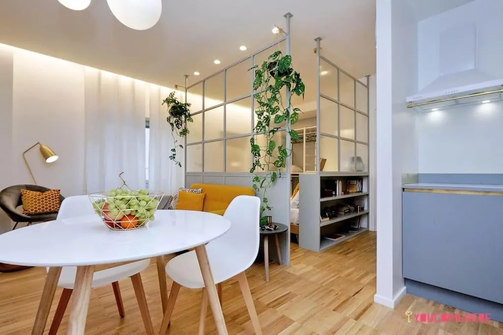 Image 3 of RENOVATED AND DESIGN FLAT CLOSE TO THE CENTER