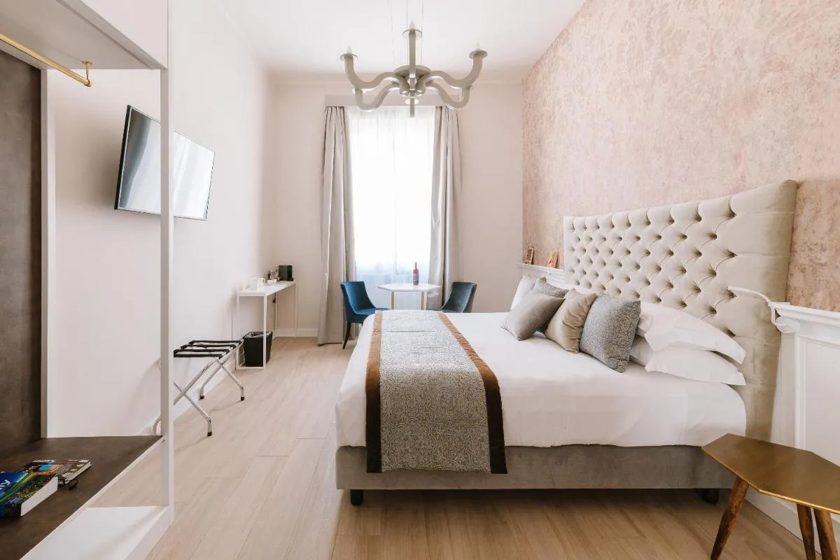 Image 6 of Rhea Silvia Luxury Navona