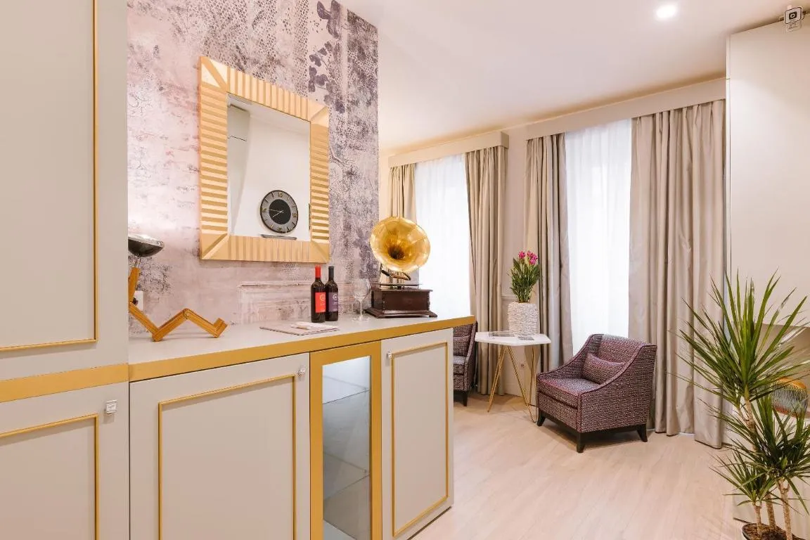 Image of Rhea Silvia Luxury Navona