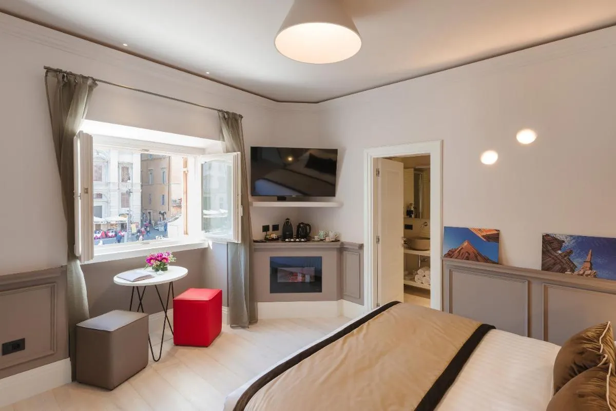 Image 2 of Rhea Silvia Luxury Navona