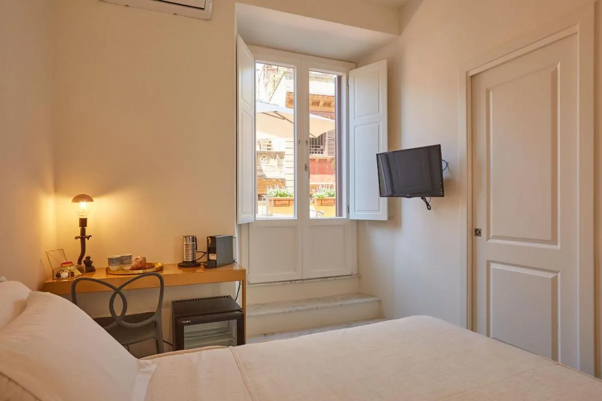 Image 3 of Ripagrande a Trastevere