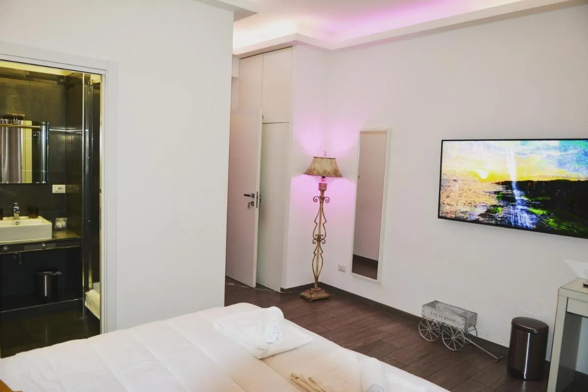 Image 2 of RomAntic Dreams Guest House