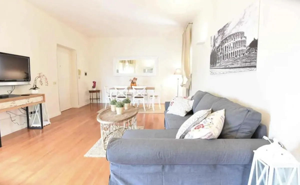 Image 4 of Romantic Apartment Metro Flaminio