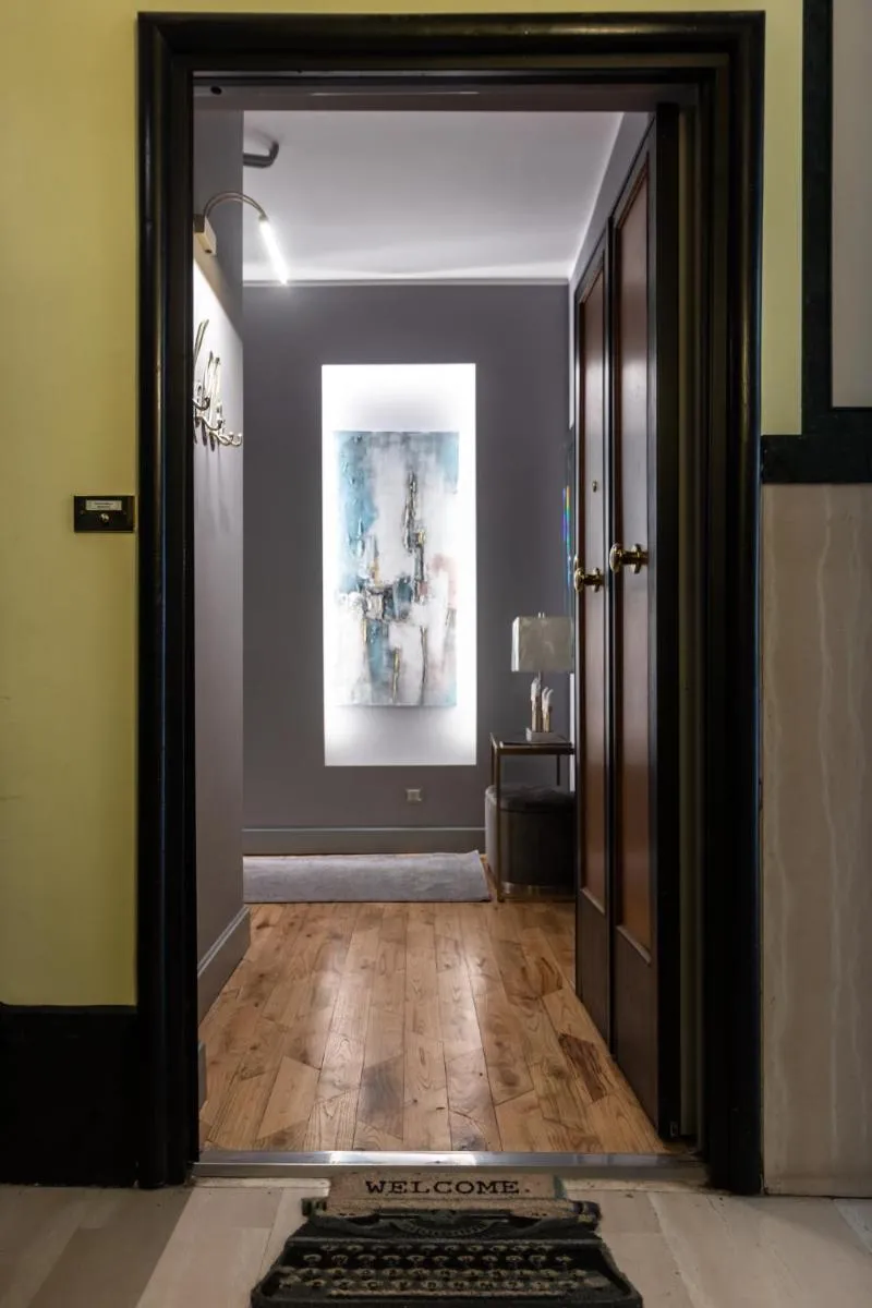 Image 4 of Rome Bridge Apartment