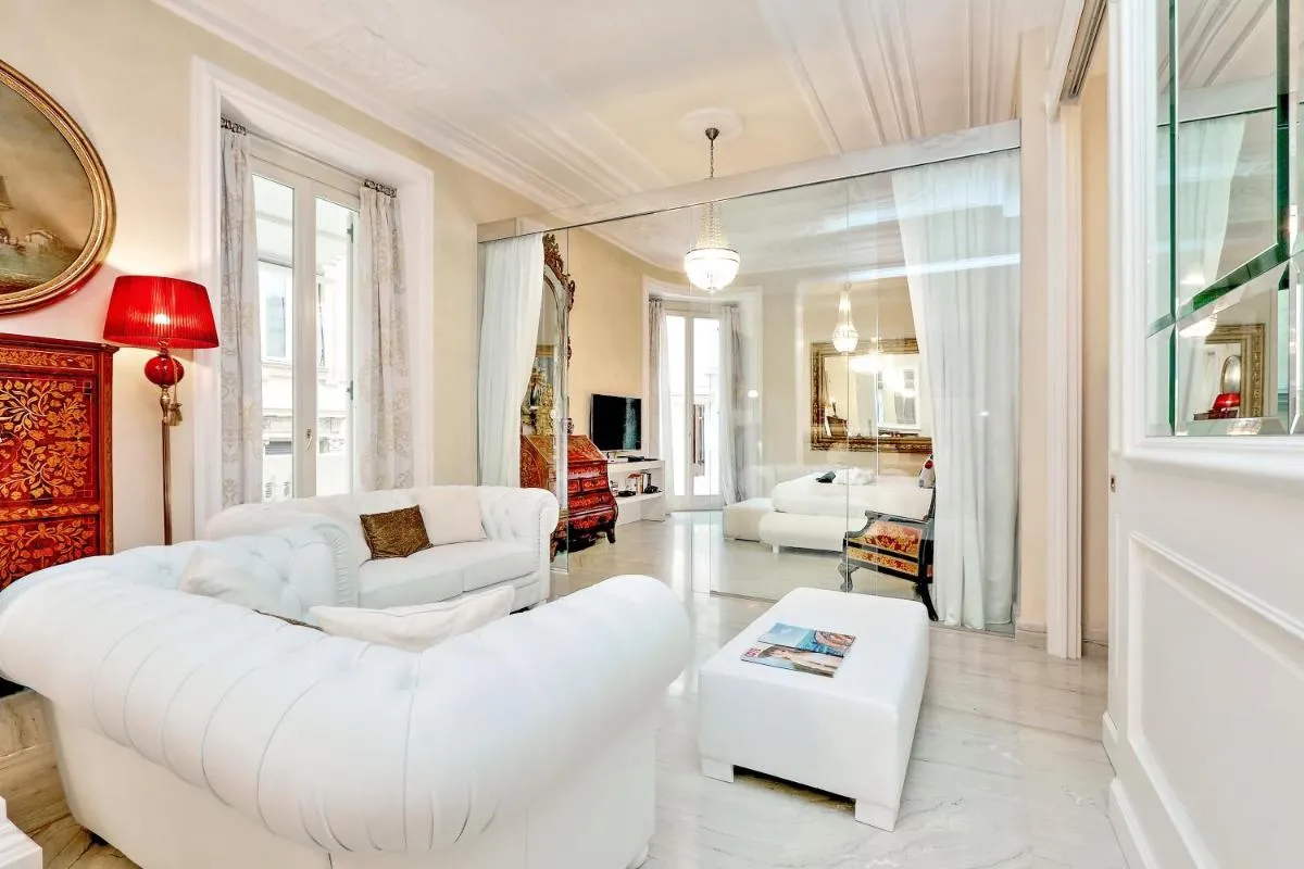 Image 4 of Rome luxury apartment to Spanish Steps