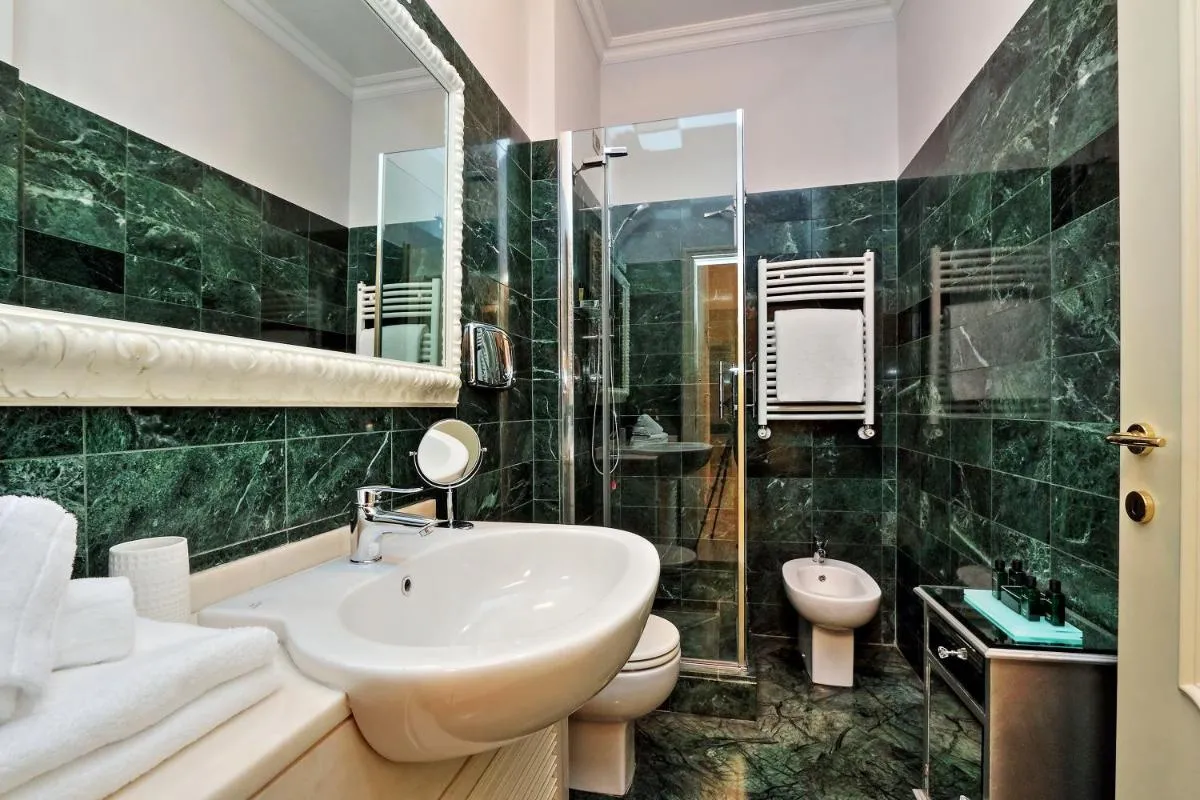 Image 2 of Rome luxury apartment to Spanish Steps
