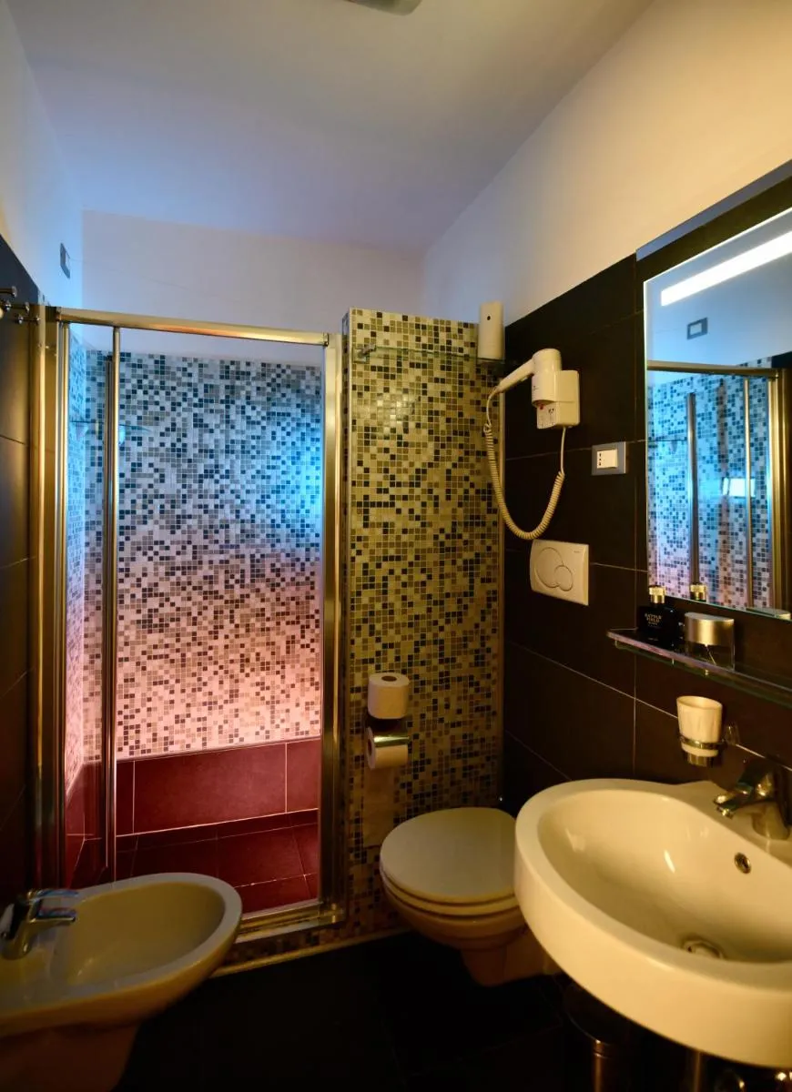 Image 3 of SUITE CASTELFIDARDO 50