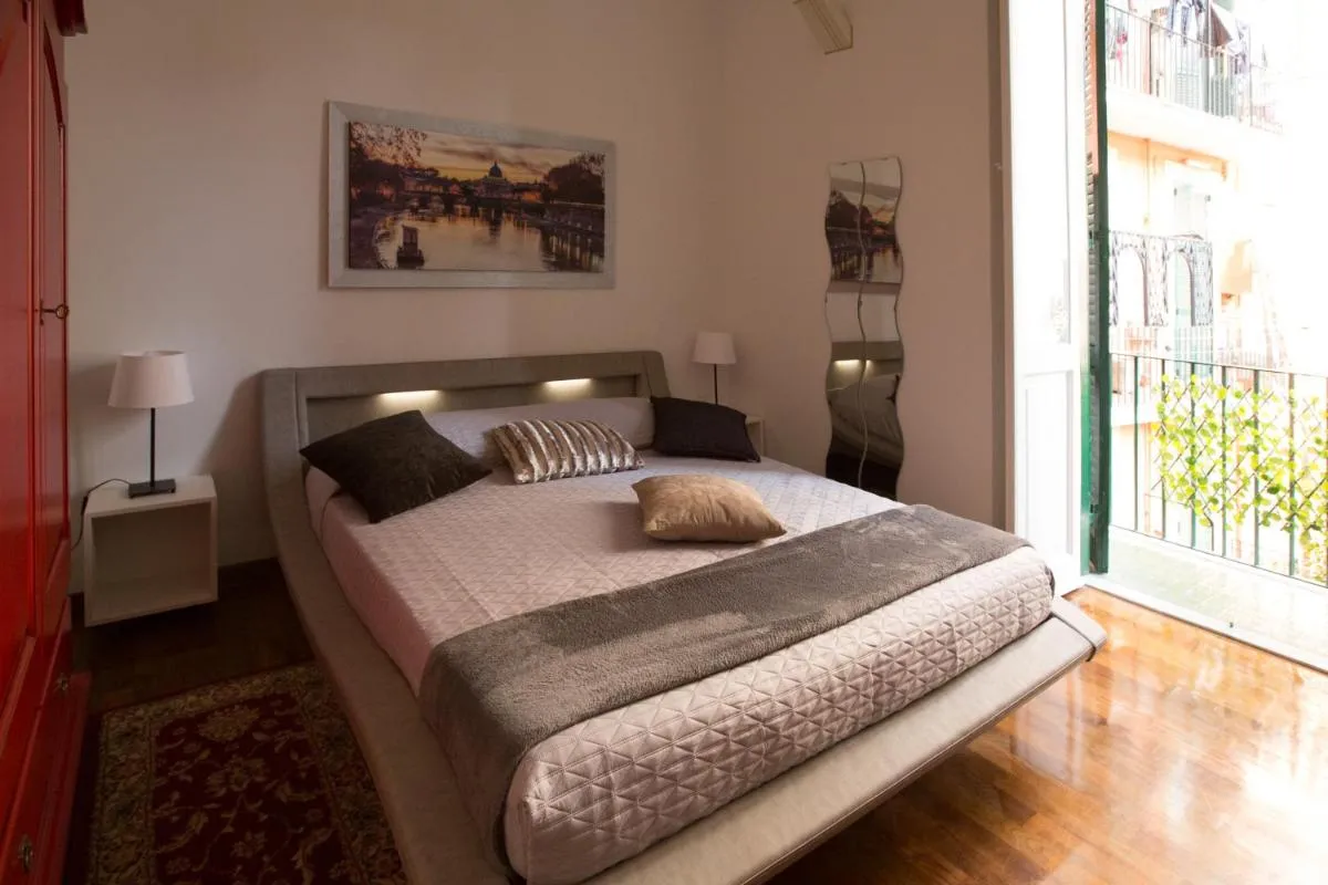 Image 6 of Steven Suite