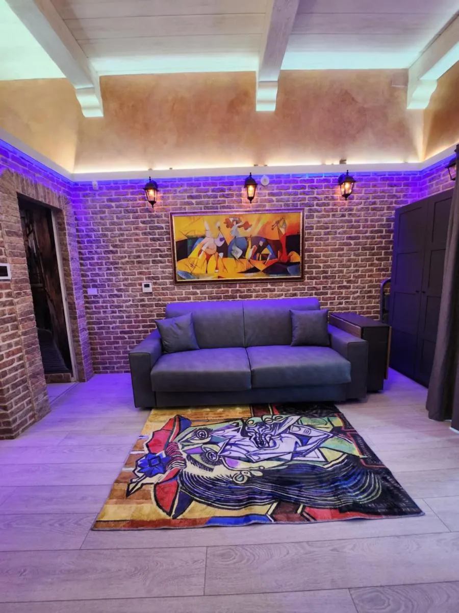 Image 2 of THE IMPERIAL SUITE e THE BRICKS