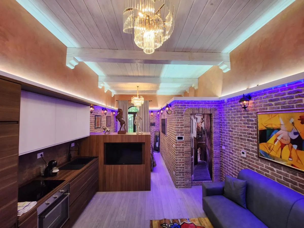 Image 1 of THE IMPERIAL SUITE e THE BRICKS