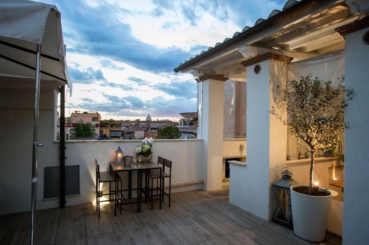 Image 5 of Terrace Pantheon Relais