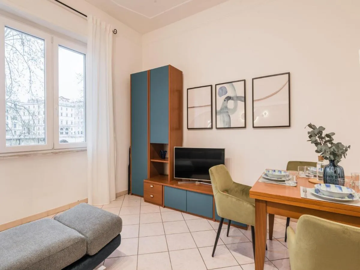 Image 4 of The Best Rent – Bright three-bedroom apartment along the Tiber River