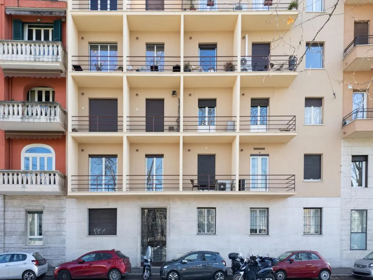 Image 5 of The Best Rent – Bright three-bedroom apartment along the Tiber River