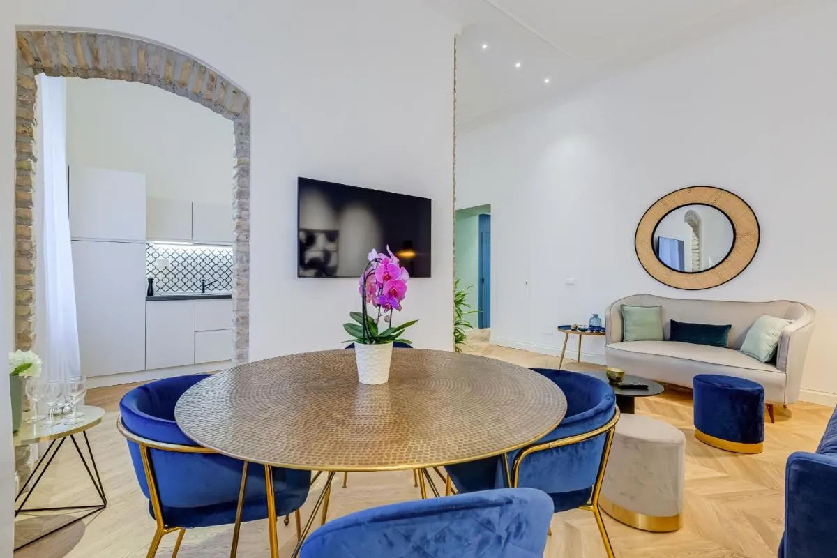 Image 3 of The Heart of Rome Luxury House