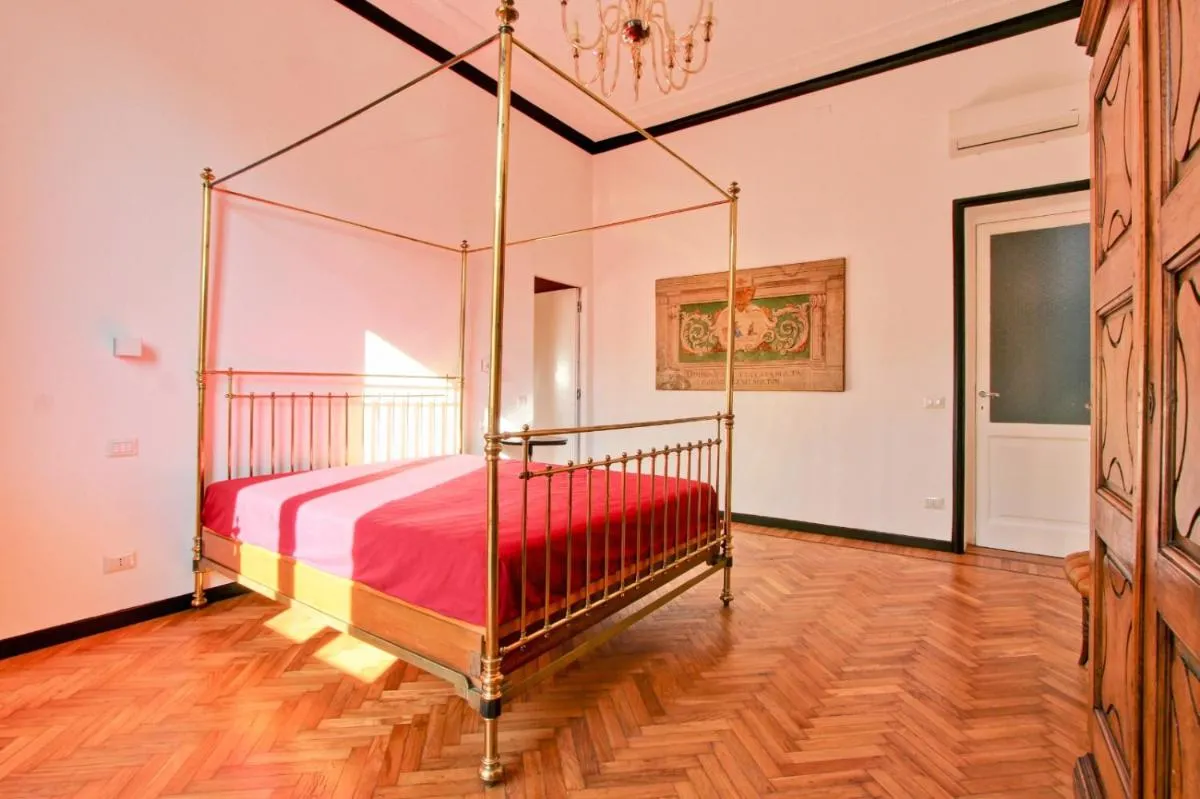 Image 1 of Tibullo ,Classico ed Elegante Appartamento