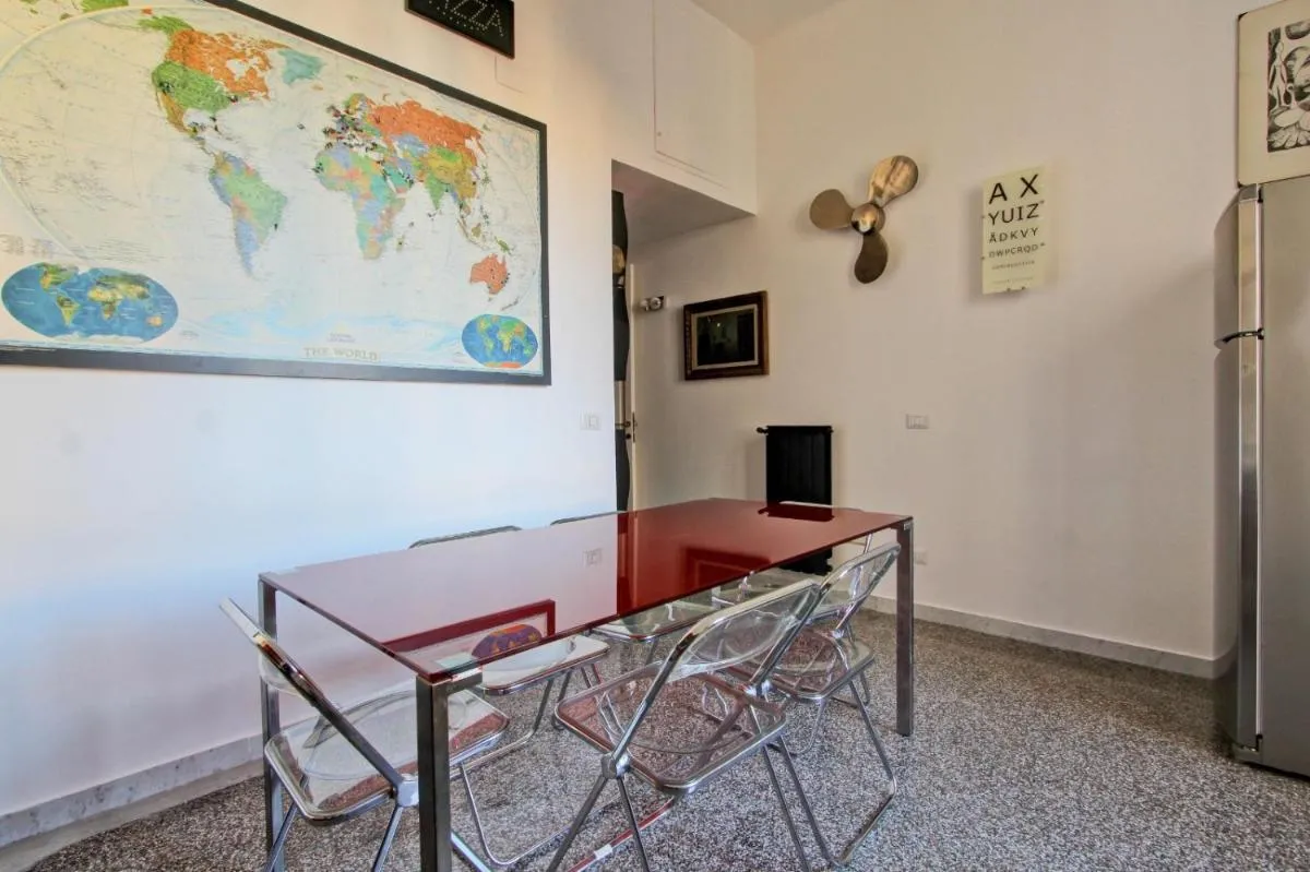 Image 4 of Tibullo ,Classico ed Elegante Appartamento
