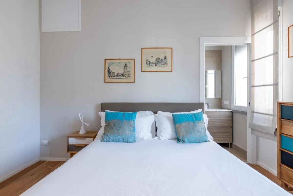 Image 6 of Top Floor Apt with Rooftop Terrace near St. Peter