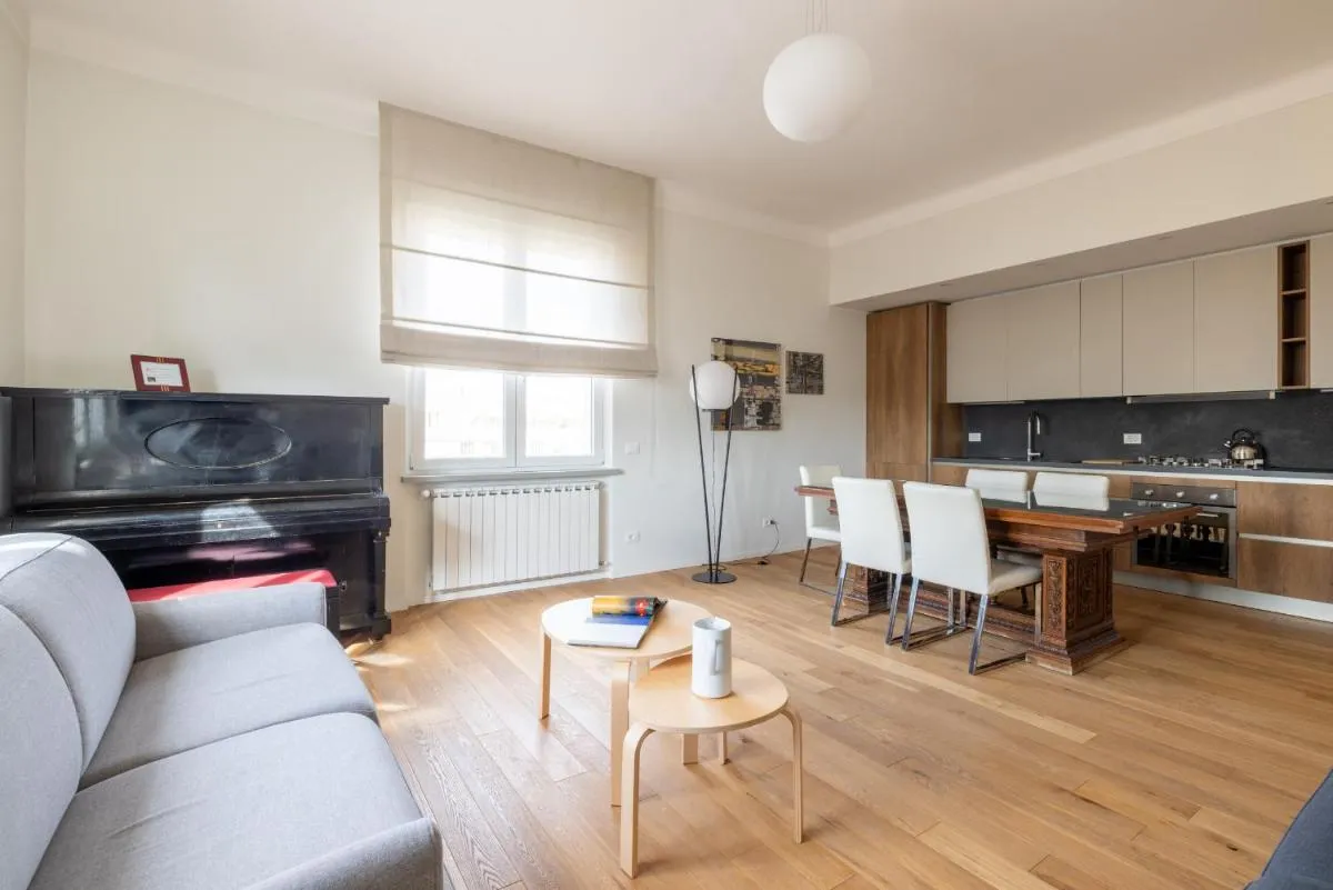 Image 2 of Top Floor Apt with Rooftop Terrace near St. Peter