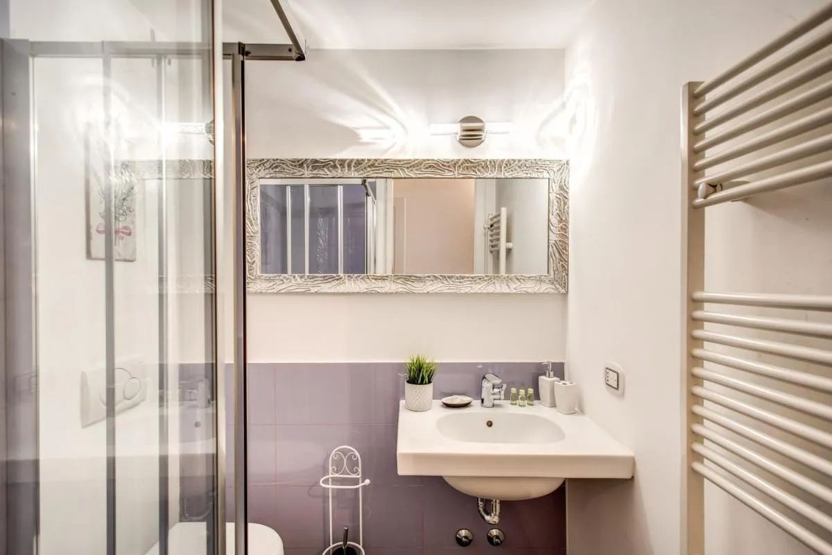 Image 2 of Trastevere Miracle Suite