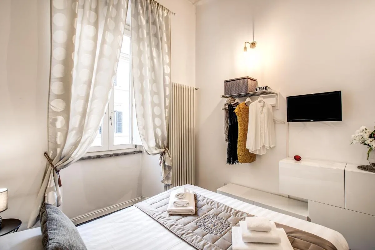 Image 4 of Trastevere Miracle Suite