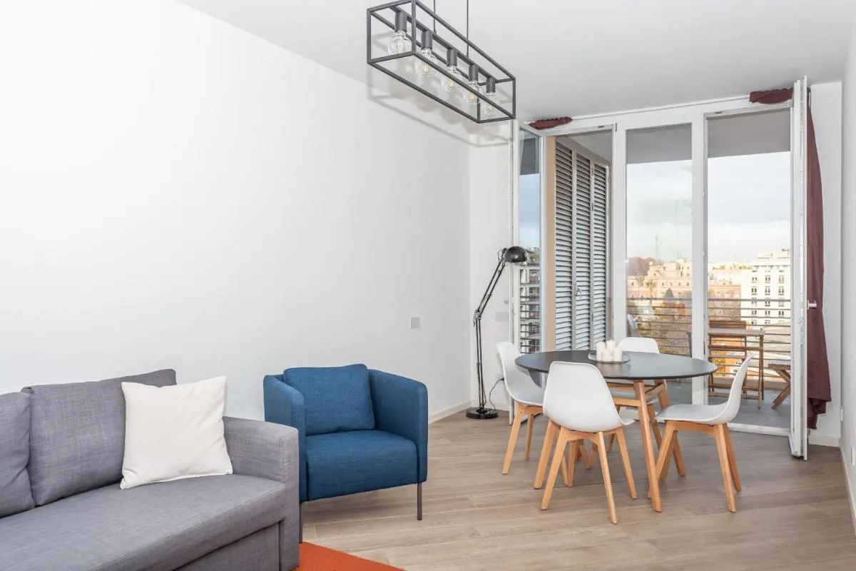 Image 3 of Trastevere Modern Terraced Apt