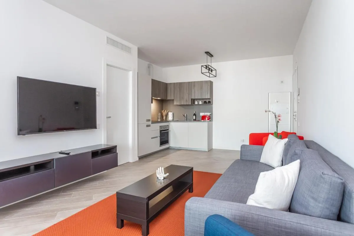 Image 4 of Trastevere Modern Terraced Apt