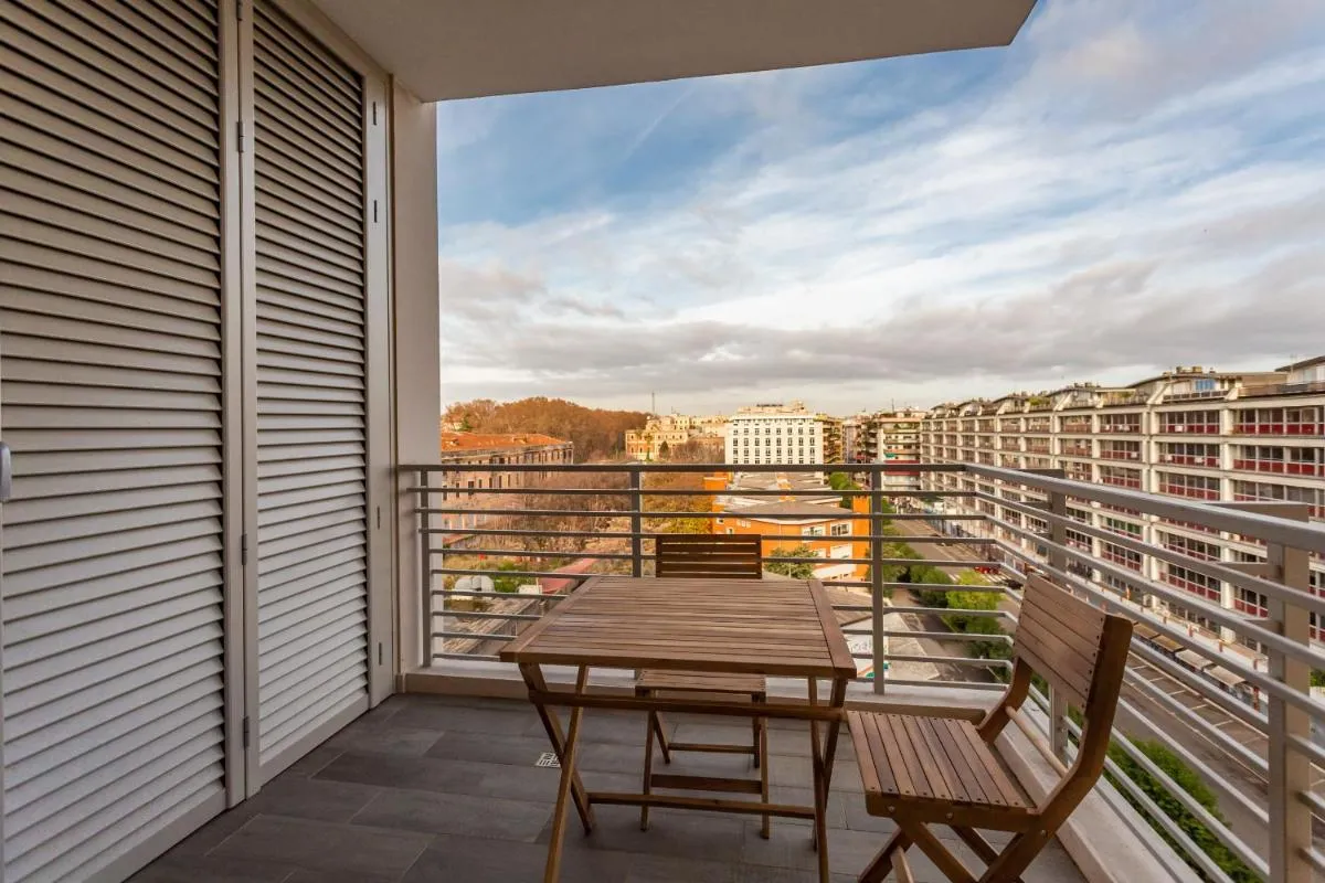 Image 5 of Trastevere Modern Terraced Apt