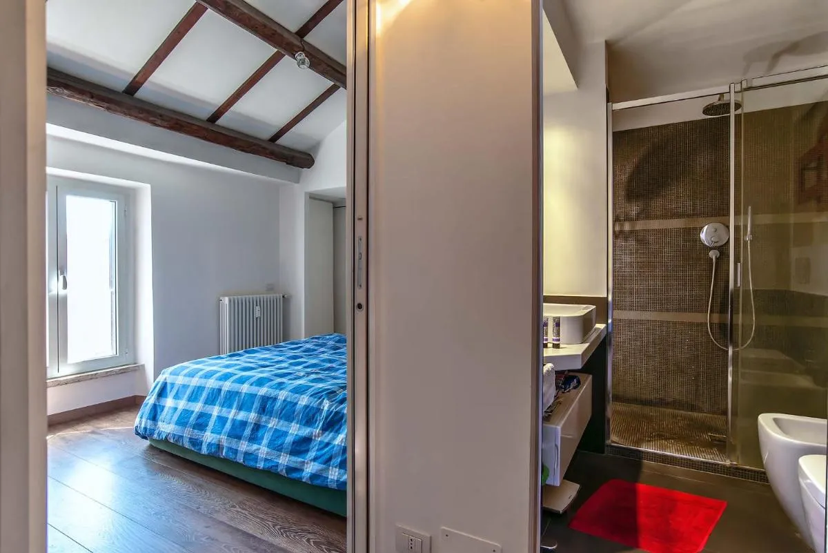 Image 2 of Trastevere Romantic House