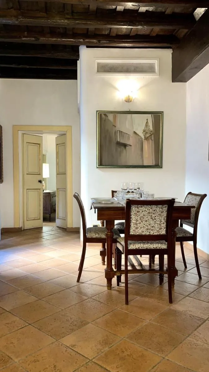 Image 5 of Trevi fountain apartment
