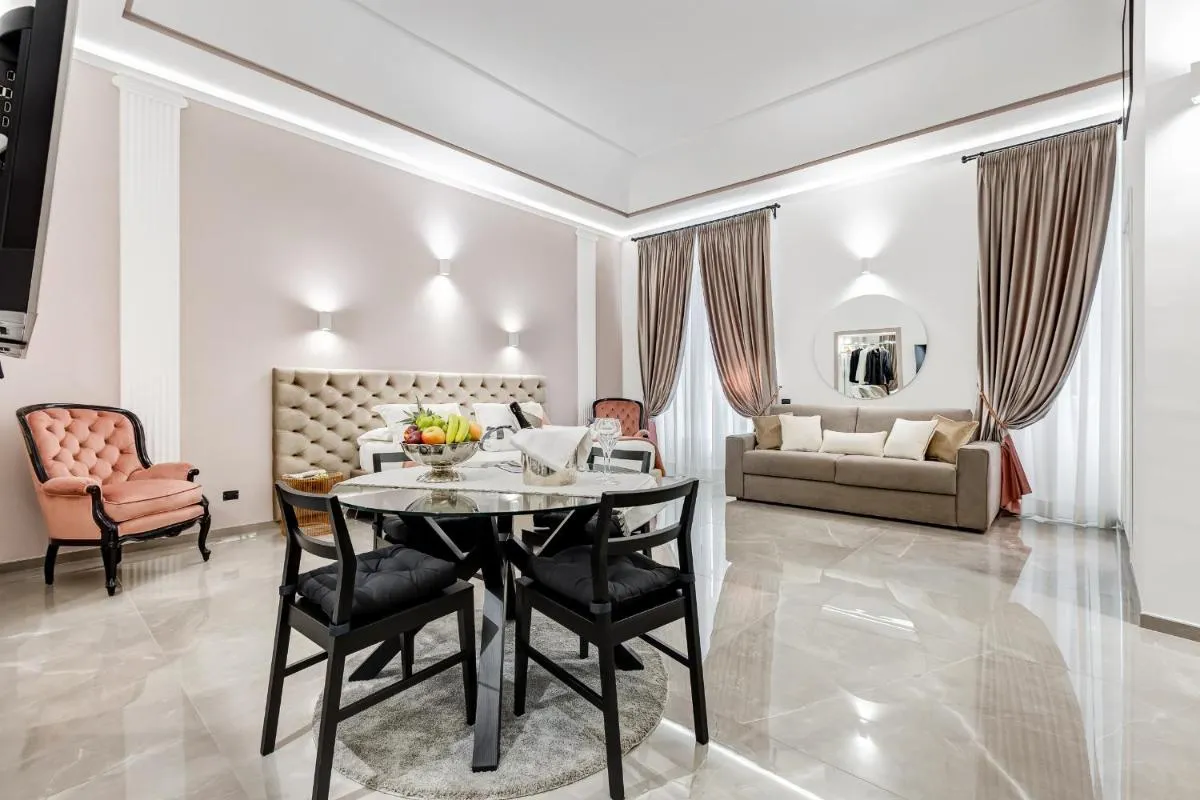Image 3 of UnoSeiTre – Luxury Apartment & Suite