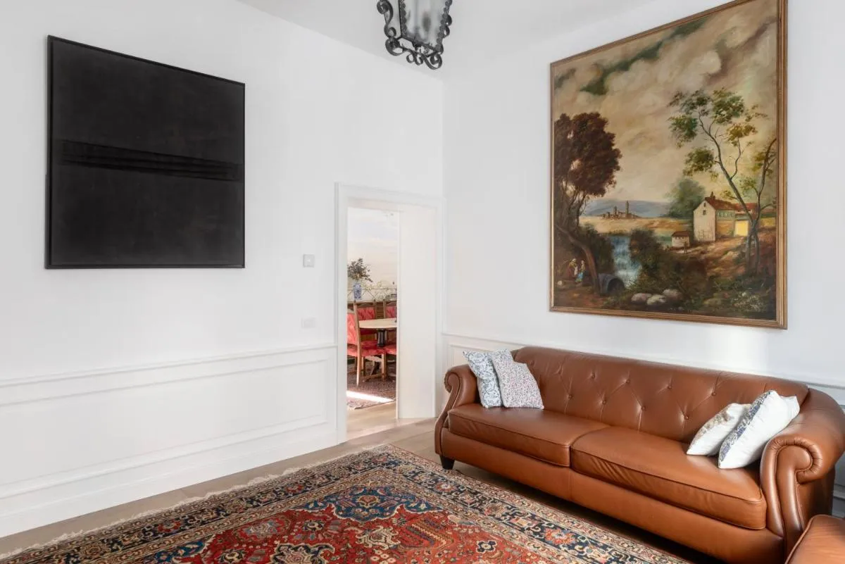 Image 4 of UrbanNest