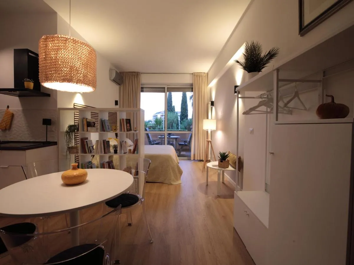 Image 4 of Vatican City green apartment