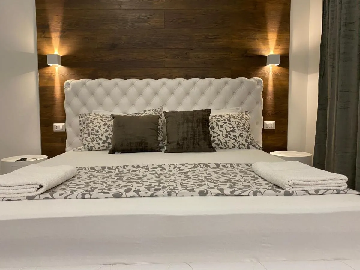 Image 4 of Vatican G&G Suites