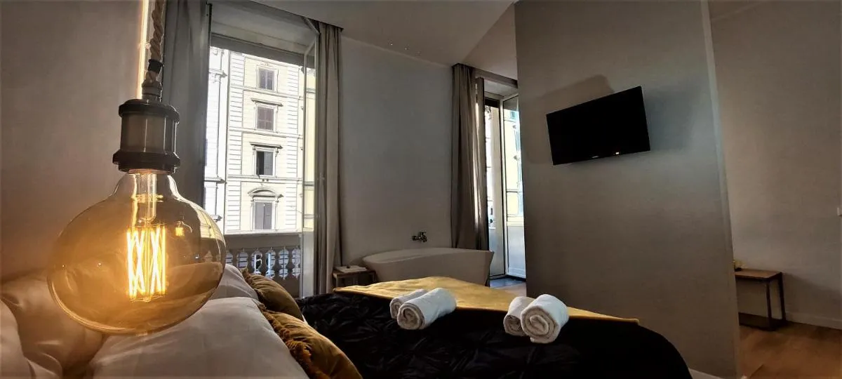Image 4 of Vatican Suite Home