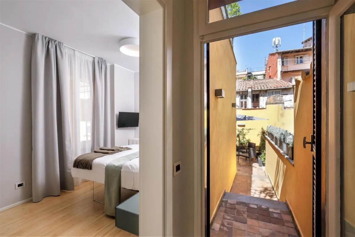 Image 1 of Viam 16b Suites