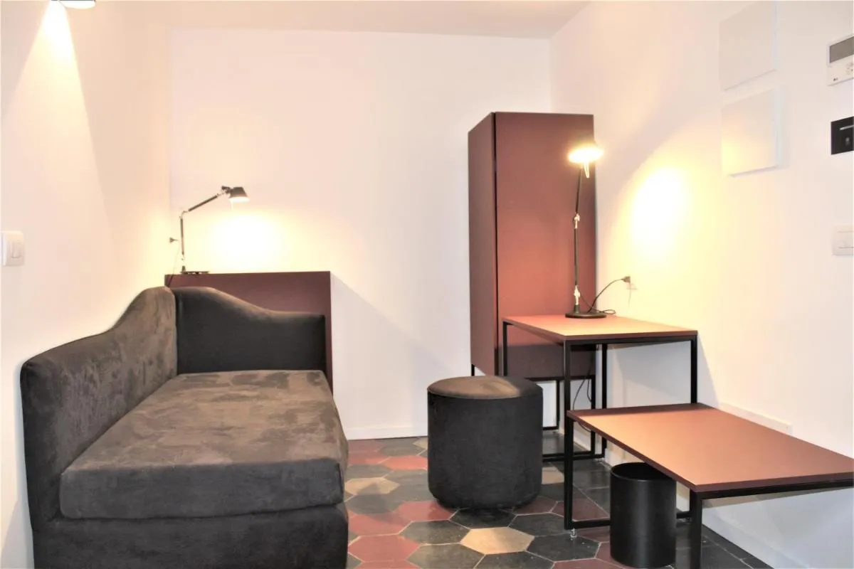 Image 5 of Youroom Vite